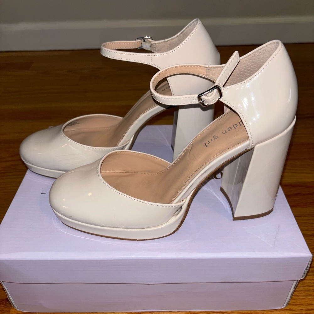 Madden Girl Unaa Heels - Picture 2 of 8